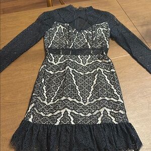 VENUS Black and White Ruffled Long Sleeve Sheath Dress